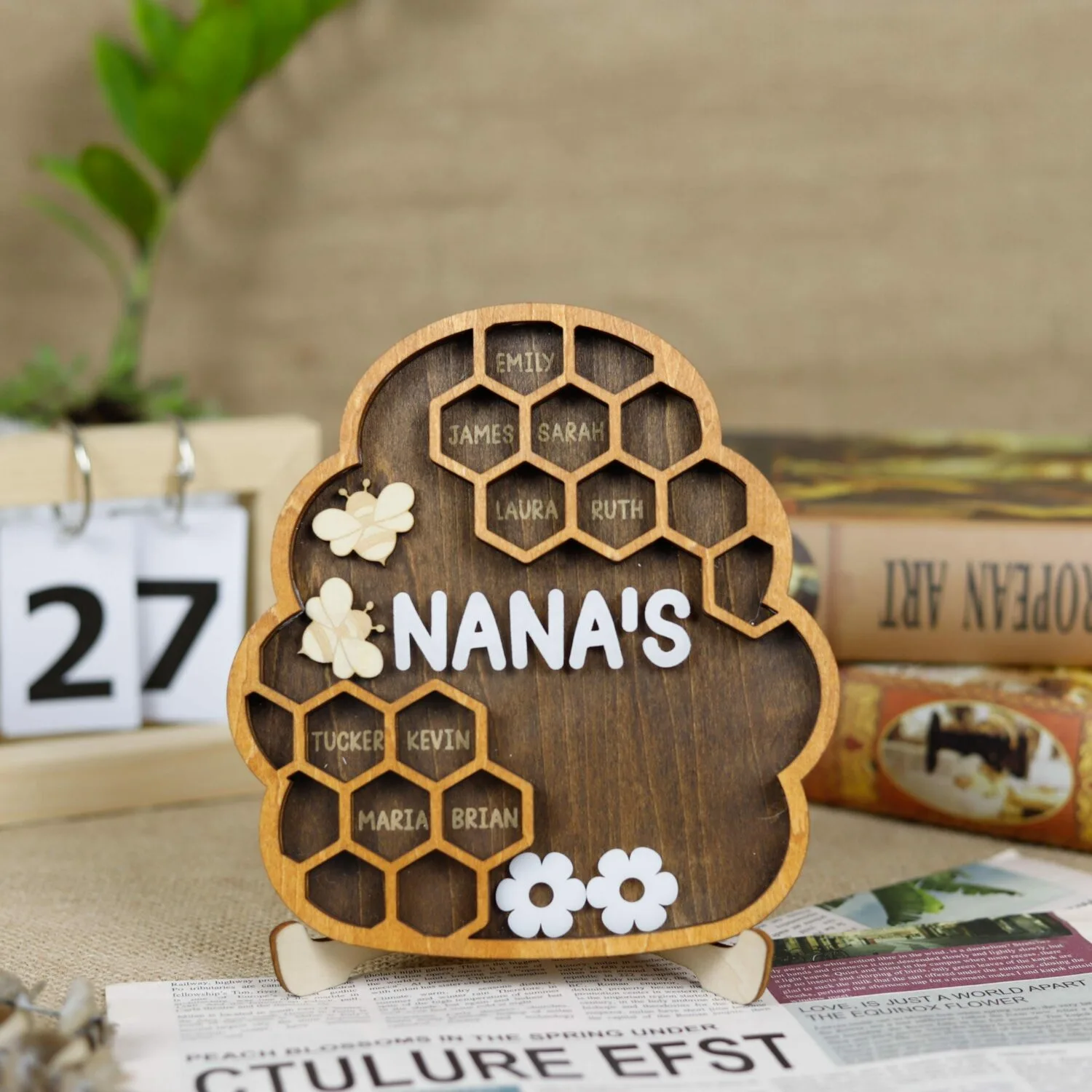 Personalized Grandkids Beehive Shaker Sign - A Sweet Grandma Keepsake