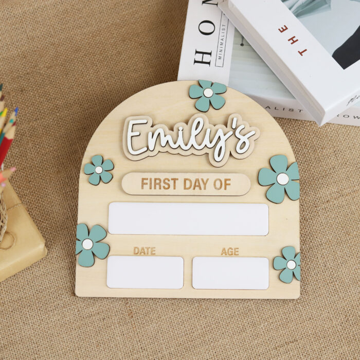 Daisy Back to School Personalized Board - Custom School Photo Prop | Personalized Floral School Sign for Kids | Reusable Daisy-Themed First Day School Board - Image 9