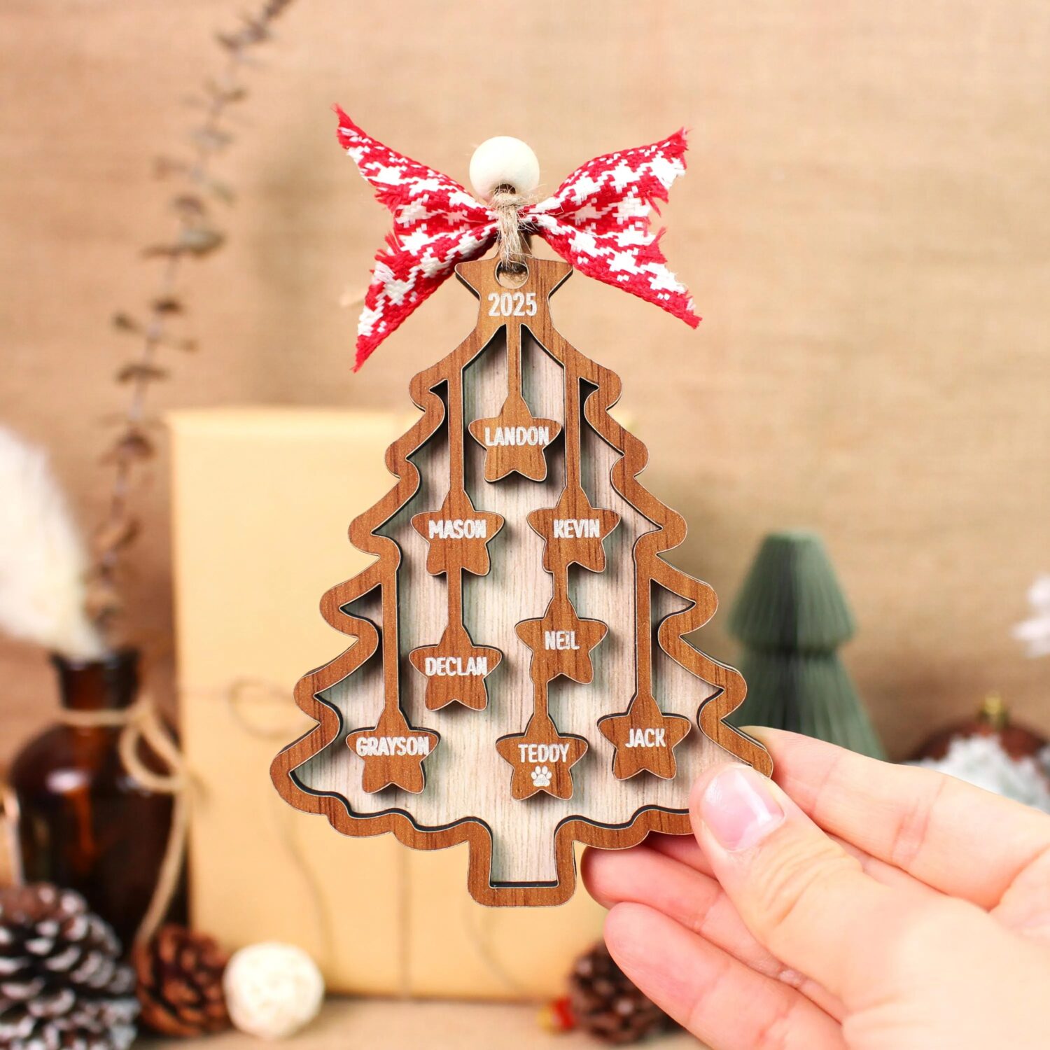 Personalized Christmas Tree Ornament – Custom Group Names Keepsake | Personalized Ornament | Woodhug - Image 3